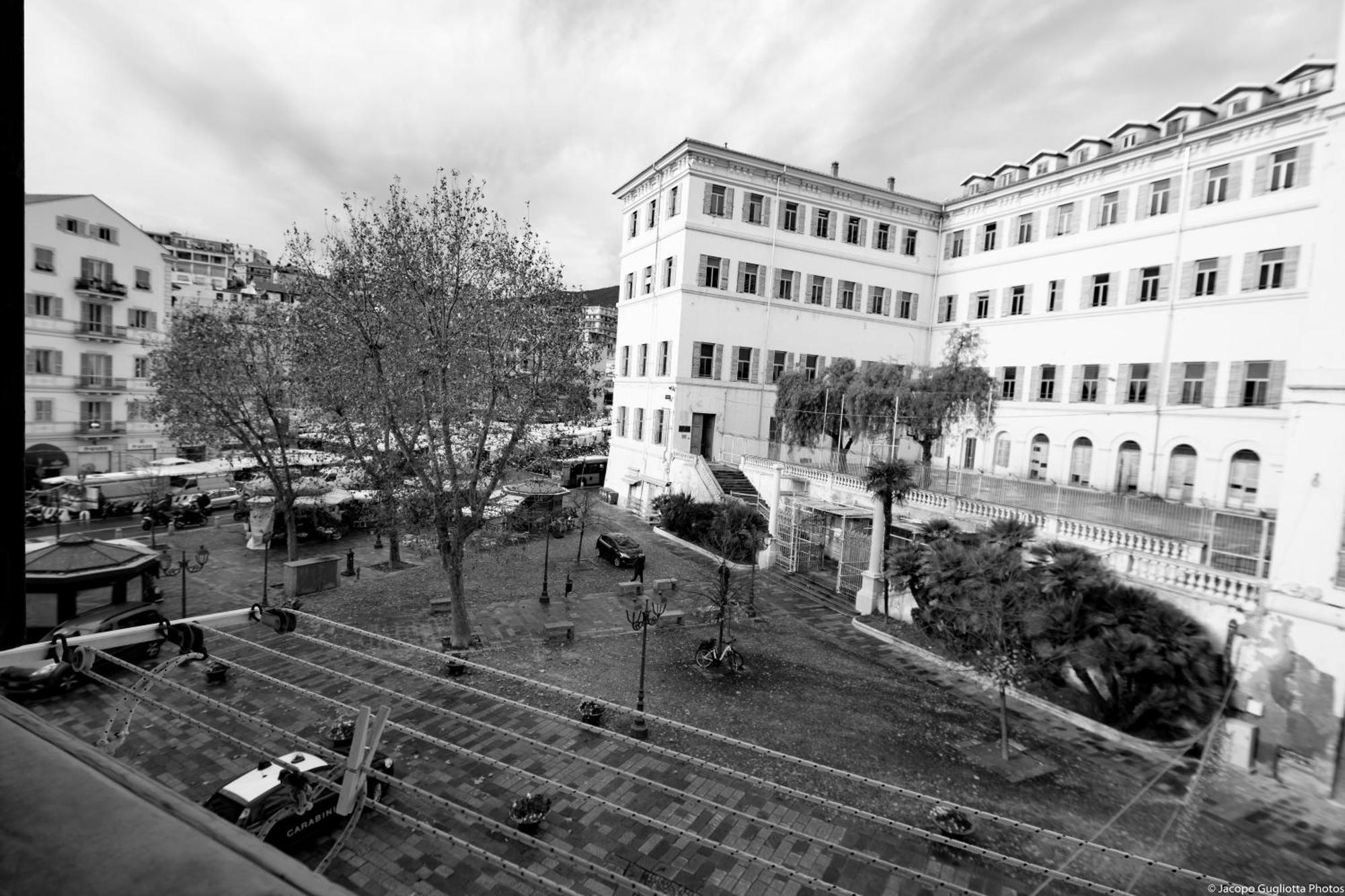Homeholidaysanremo - Palace Exterior foto
