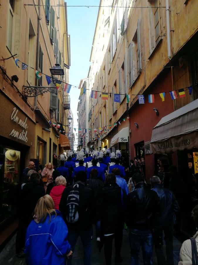 Homeholidaysanremo - Palace Exterior foto